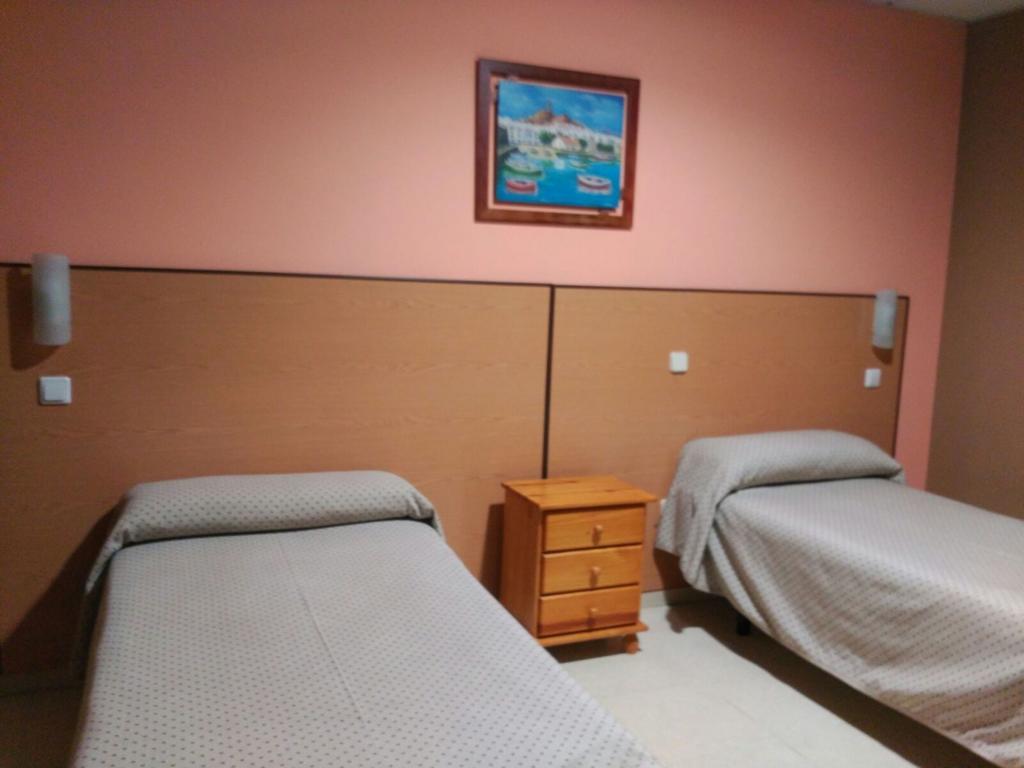 Hostal Ds Velilla de San Antonio Kültér fotó