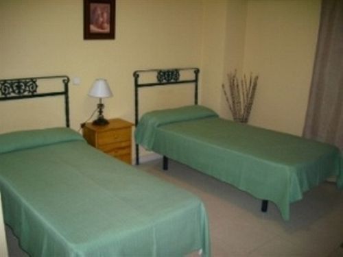 Hostal Ds Velilla de San Antonio Kültér fotó
