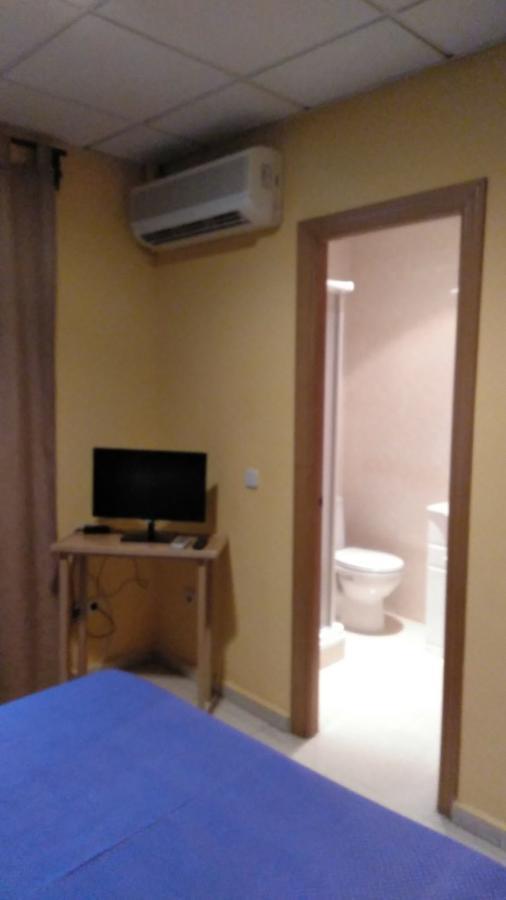 Hostal Ds Velilla de San Antonio Kültér fotó