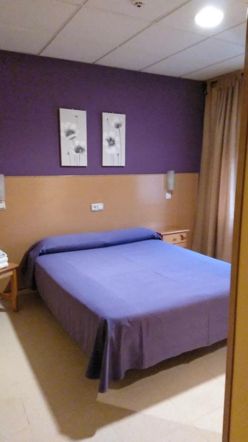 Hostal Ds Velilla de San Antonio Kültér fotó