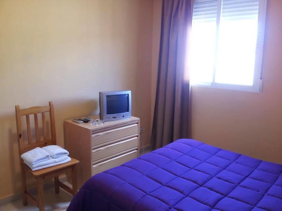 Hostal Ds Velilla de San Antonio Kültér fotó