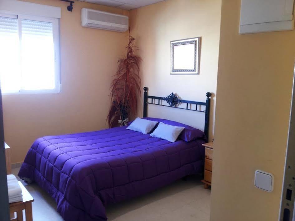 Hostal Ds Velilla de San Antonio Kültér fotó